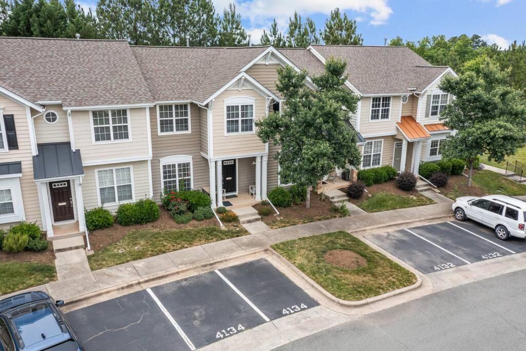 Peaceful, Townhome In Hope Valley Farms Durham Bagian luar foto